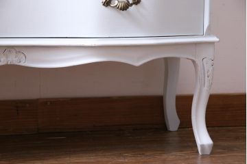 中古　リペイント　イタリア家具　フレンチテイストの魅力あふれるチェスト(引き出し、サイドボード)