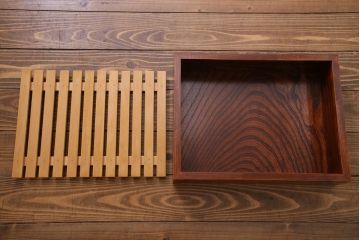 中古　伝統民芸　岩谷堂箪笥　菊幸　絶版品　61間茶棚　欅の杢目と金具が迫力のある茶棚(食器棚、収納棚)(定価約110万円)