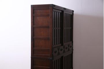 中古美品　国産　高級民芸家具　欅材・桐材　威厳のある雰囲気が魅力的な食器棚(収納棚、戸棚)