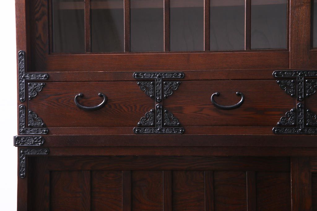 中古美品　国産　高級民芸家具　欅材・桐材　威厳のある雰囲気が魅力的な食器棚(収納棚、戸棚)