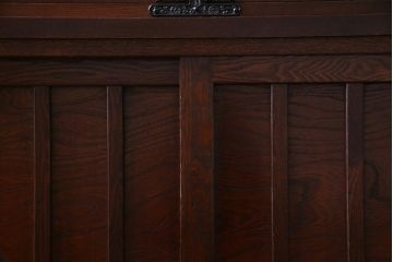 中古美品　国産　高級民芸家具　欅材・桐材　威厳のある雰囲気が魅力的な食器棚(収納棚、戸棚)