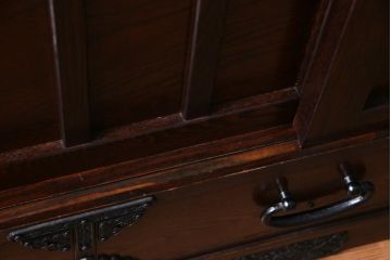 中古美品　国産　高級民芸家具　欅材・桐材　威厳のある雰囲気が魅力的な食器棚(収納棚、戸棚)