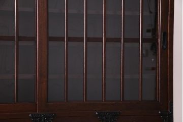 中古美品　国産　高級民芸家具　欅材・桐材　威厳のある雰囲気が魅力的な食器棚(収納棚、戸棚)