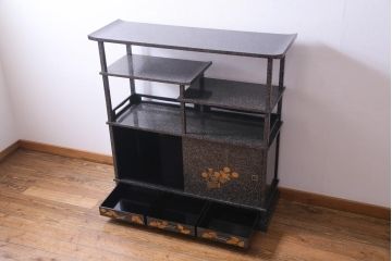 アンティーク家具　最高級品!　漆塗り　煌びやかな意匠が目を引く総散螺鈿蒔絵飾り棚　(R-034689)