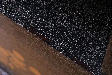 アンティーク家具　最高級品!　漆塗り　煌びやかな意匠が目を引く総散螺鈿蒔絵飾り棚　(R-034689)