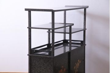 アンティーク家具　最高級品!　漆塗り　煌びやかな意匠が目を引く総散螺鈿蒔絵飾り棚(茶棚、戸棚)(R-034689)