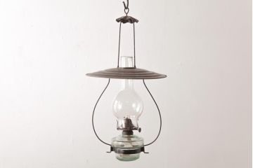 アンティーク雑貨　昭和レトロ　くすんだ風合いが味わい深いオイルランプ(吊りランプ、5分芯)