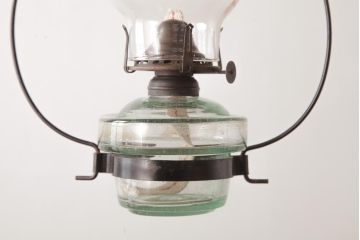 アンティーク雑貨　昭和レトロ　くすんだ風合いが味わい深いオイルランプ(吊りランプ、5分芯)