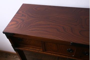 中古　伝統民芸　岩谷堂箪笥　菊幸　絶版品　威厳のある佇まいが目を引く茶棚(食器棚、収納棚)(定価約75万円)
