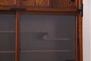 中古　伝統民芸　岩谷堂箪笥　菊幸　絶版品　威厳のある佇まいが目を引く茶棚(食器棚、収納棚)(定価約75万円)