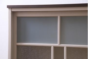 ペイント家具　ダイヤ・モール・すりガラス　シャビーな雰囲気がお洒落なサイドボード(収納棚)