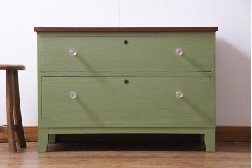 ペイント家具　リメイク　ガラスの取っ手が可愛らしいローチェスト(引き出し、リビングボード、テレビボード)