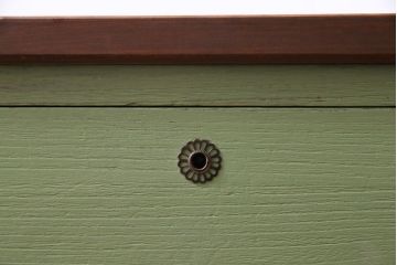 ペイント家具　リメイク　ガラスの取っ手が可愛らしいローチェスト(引き出し、リビングボード、テレビボード)