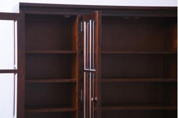 中古　北海道民芸家具　OM118　美しい木肌とシックな佇まいが魅力的なブックケース(食器棚、飾り棚、収納棚)(定価約60万円)