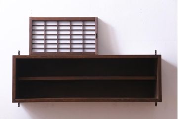 ラフジュ工房オリジナル　古建具リメイク　障子戸が和の雰囲気盛り上げる小振りな壁掛け戸棚(ウォールシェルフ、吊り戸棚)