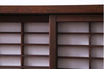 ラフジュ工房オリジナル　古建具リメイク　障子戸が和の雰囲気盛り上げる小振りな壁掛け戸棚(ウォールシェルフ、吊り戸棚)