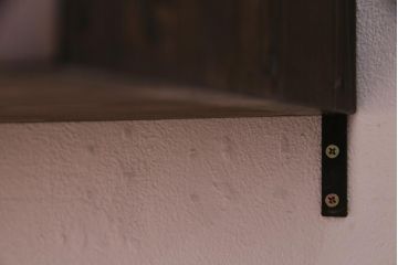 ラフジュ工房オリジナル　古建具リメイク　障子戸が和の雰囲気盛り上げる小振りな壁掛け戸棚(ウォールシェルフ、吊り戸棚)
