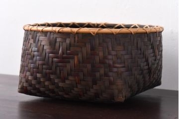 アンティーク雑貨　共箱付き　篭師水谷六々斎作　菜籠　利休好　油竹炭斗(茶道具)