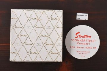 アンティーク雑貨　イギリス　Stratton(ストラットン)　箱・ポーチ付き　クイーンタイプ　ヴィンテージコンパクト(ビンテージ)