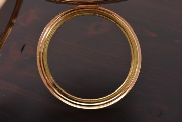 アンティーク雑貨　イギリス　Stratton(ストラットン)　箱・ポーチ付き　クイーンタイプ　ヴィンテージコンパクト(ビンテージ)