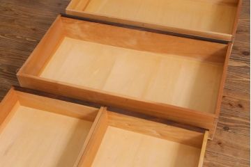 中古　松本民芸家具　すっきりとしたシルエットに美しい木目が映える整理タンス(箪笥、チェスト)