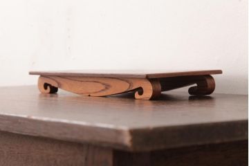 アンティーク雑貨　昭和中期　総ケヤキ材　玉杢　個性的なつくりの花台(飾り台)(1)