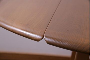 中古　ERCOL(アーコール)　スタイリッシュなデザインが目をひくバタフライテーブル(ドロップリーフテーブル、ダイニングテーブル)(1)