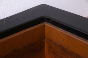 アンティーク雑貨　古民具・骨董　明治大正期　漆塗り　桐の木目が上品な印象与える上手物の木製火鉢(手あぶり)
