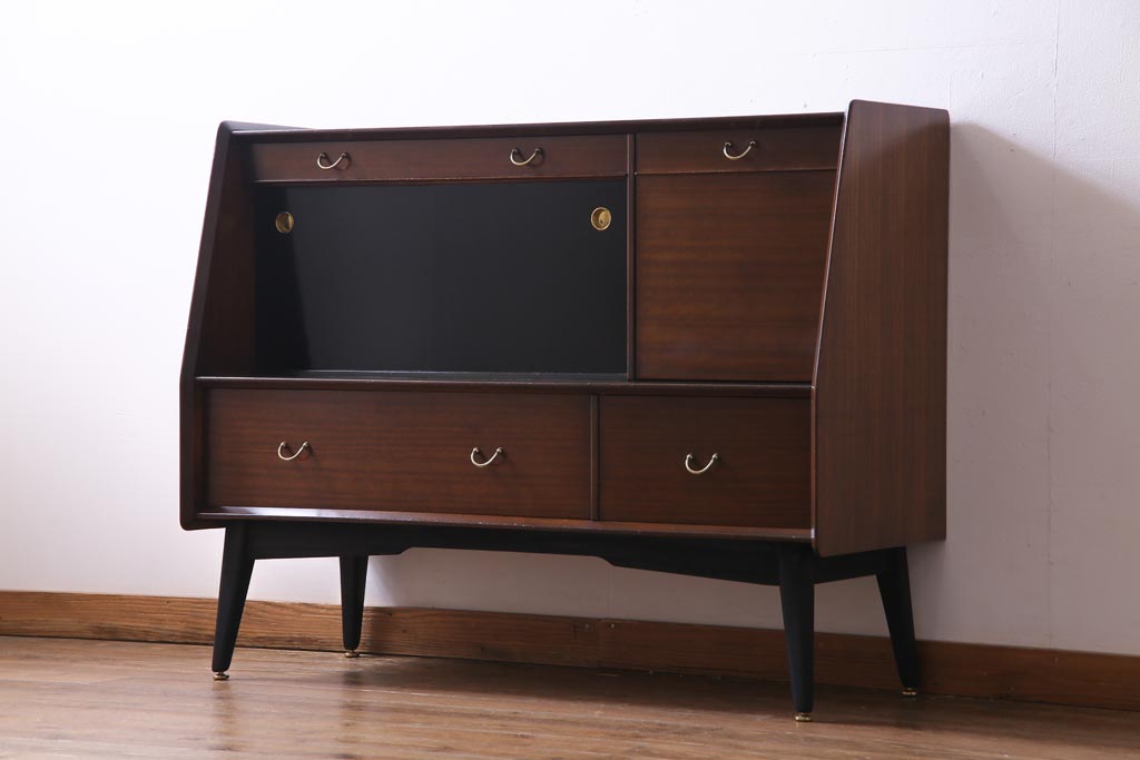 G-PLAN(ジープラン)　北欧スタイル家具　BBシリーズ　サイドボード(サイドキャビネット)(2)