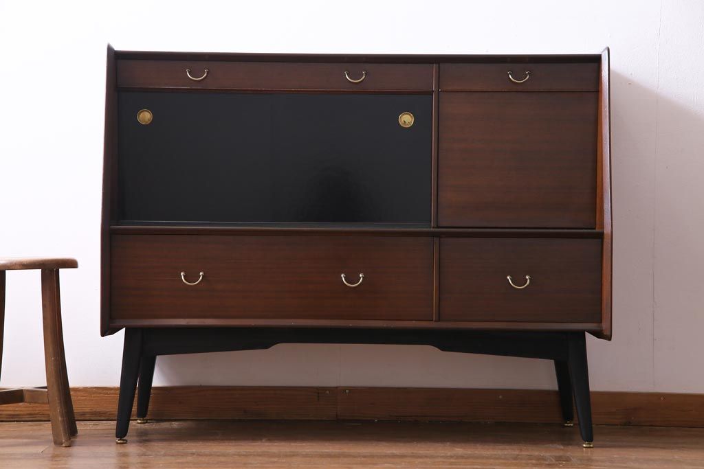 G-PLAN(ジープラン)　北欧スタイル家具　BBシリーズ　サイドボード(サイドキャビネット)(2)