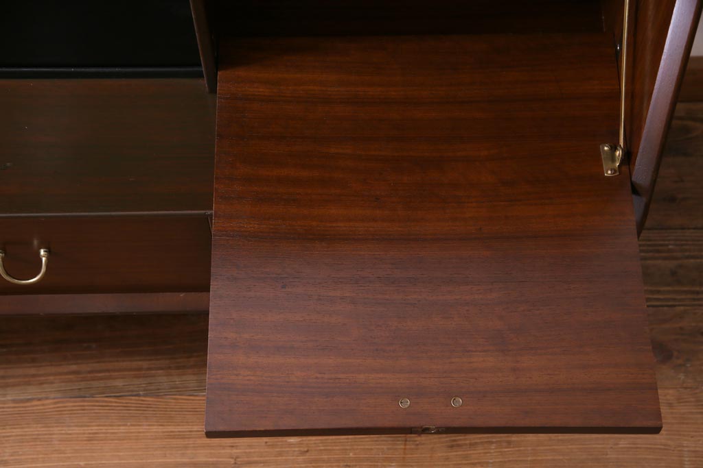 G-PLAN(ジープラン)　北欧スタイル家具　BBシリーズ　サイドボード(サイドキャビネット)(2)