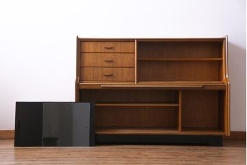 北欧家具　イギリスビンテージ　チーク材　F.D.WELTERS　スタイリッシュなサイドボード(キャビネット、収納棚)