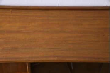 北欧家具　イギリスビンテージ　チーク材　F.D.WELTERS　スタイリッシュなサイドボード(キャビネット、収納棚)