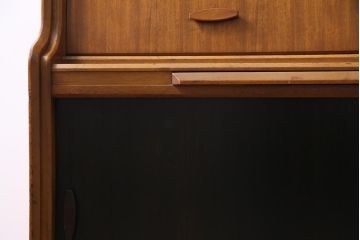 北欧家具　イギリスビンテージ　チーク材　F.D.WELTERS　スタイリッシュなサイドボード(キャビネット、収納棚)