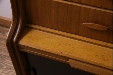 北欧家具　イギリスビンテージ　チーク材　F.D.WELTERS　スタイリッシュなサイドボード(キャビネット、収納棚)