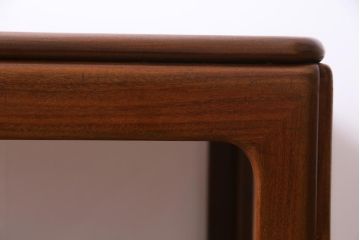 ヴィンテージ家具　北欧ビンテージ　G-PLAN(ジープラン)　チーク材　タイルトップのサイドテーブル(センターテーブル、コーヒーテーブル)