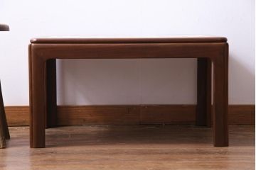 ヴィンテージ家具　北欧ビンテージ　G-PLAN(ジープラン)　チーク材　タイルトップのサイドテーブル(センターテーブル、コーヒーテーブル)