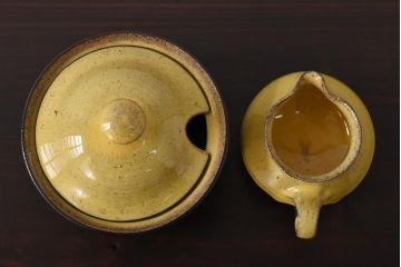 ビンテージ　デンマーク製　Ditlev Keramik ぽってりとしたフォルムが心和むシュガーポット&クリーマーセット(ティーセット)