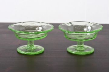 アンティーク雑貨　和製アンティーク　プレスガラス　ウランガラスのレトロな氷コップ2個セット
