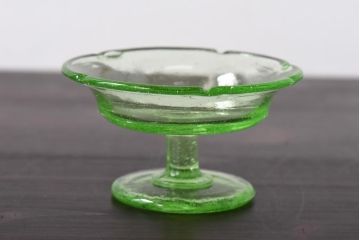 アンティーク雑貨　和製アンティーク　プレスガラス　ウランガラスのレトロな氷コップ2個セット