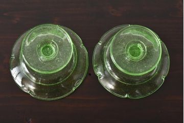 アンティーク雑貨　和製アンティーク　プレスガラス　ウランガラスのレトロな氷コップ2個セット