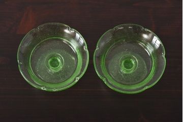 アンティーク雑貨　和製アンティーク　プレスガラス　ウランガラスのレトロな氷コップ2個セット(1)