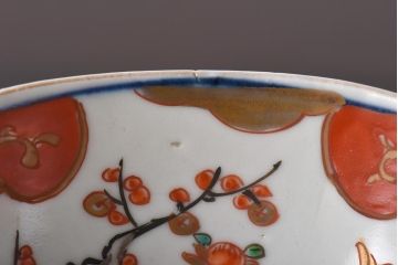 古民具・骨董　花鳥図　輪花　濃い色彩が目を引く明治期の色絵鉢(和食器)