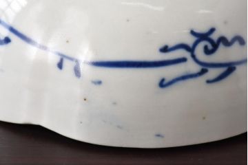 古民具・骨董　花鳥図　輪花　濃い色彩が目を引く明治期の色絵鉢(和食器)