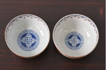 江戸期　大明成化年製　古伊万里　赤絵南蛮図染付　蓋茶碗2個セット(1)