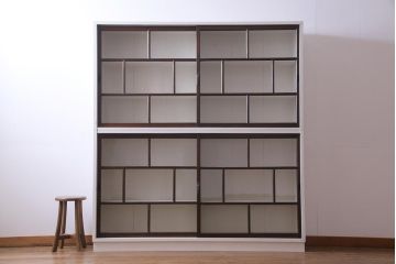 ペイント家具　シンプルで使い勝手の良い大正昭和期の2段重ね収納棚(飾り棚、本箱)