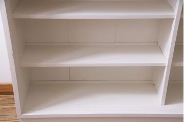 ペイント家具　シンプルで使い勝手の良い大正昭和期の2段重ね収納棚(飾り棚、本箱)