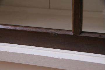 ペイント家具　シンプルで使い勝手の良い大正昭和期の2段重ね収納棚(飾り棚、本箱)