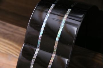 中古　民芸家具　花鳥図　孔雀　表現力の高さが窺える螺鈿細工の衝立(つい立て)(定価約65万円)