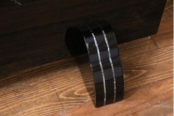 中古　民芸家具　花鳥図　孔雀　表現力の高さが窺える螺鈿細工の衝立(つい立て)(定価約65万円)